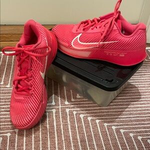 NikeCourt Vapor 11 Shoes Womens Sz 8.5 Pink Tennis Athletic Sneakers DR6965-600